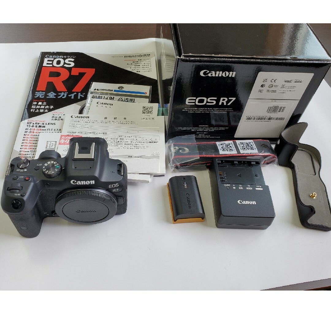 ミラーレス一眼Canon  キャノンEOS R7  18-150mmズームレンズ付き 美品