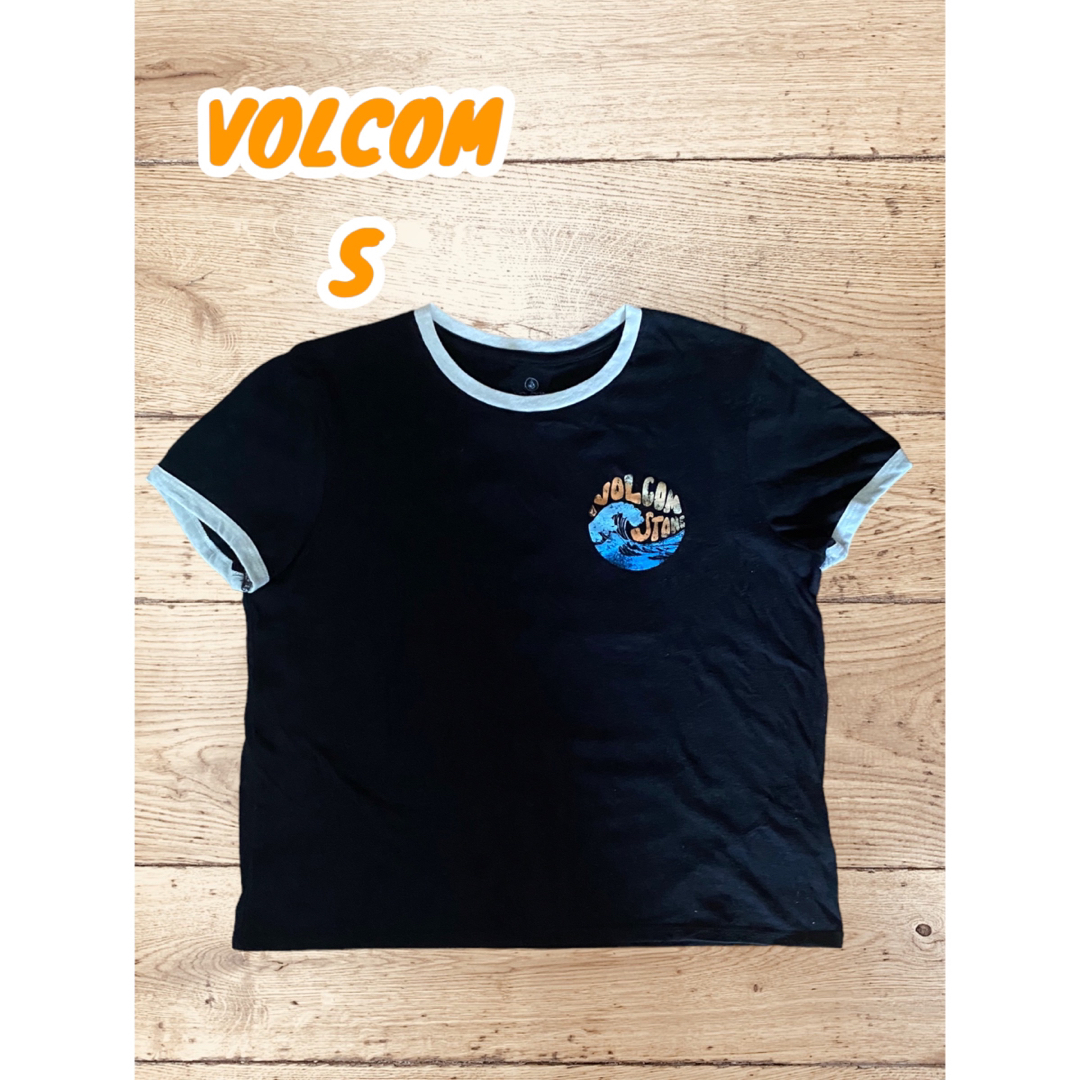 volcom(ボルコム)の【美品】VOLCOM♡ボルコム♡半袖♡ロゴTシャツ♡ブラック♡S レディースのトップス(Tシャツ(半袖/袖なし))の商品写真