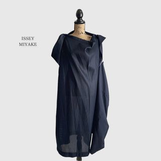 ISSEY MIYAKE - ISSEY MIYAKE イッセイミヤケ ワンピース ネイビーの