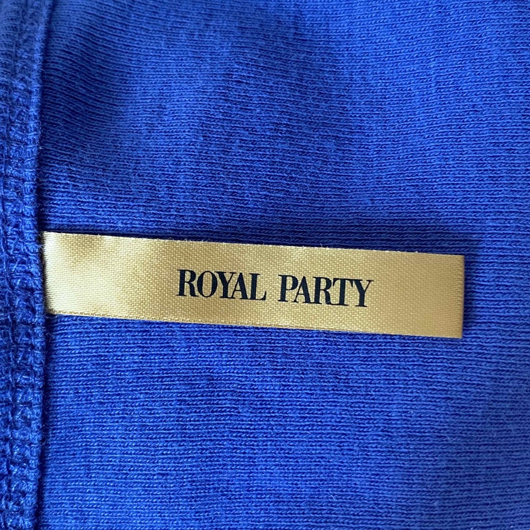 ROYAL PARTY(ロイヤルパーティー)のROYAL PARTY  深めＶネック　コットン　半袖Tシャツ レディースのトップス(Tシャツ(半袖/袖なし))の商品写真