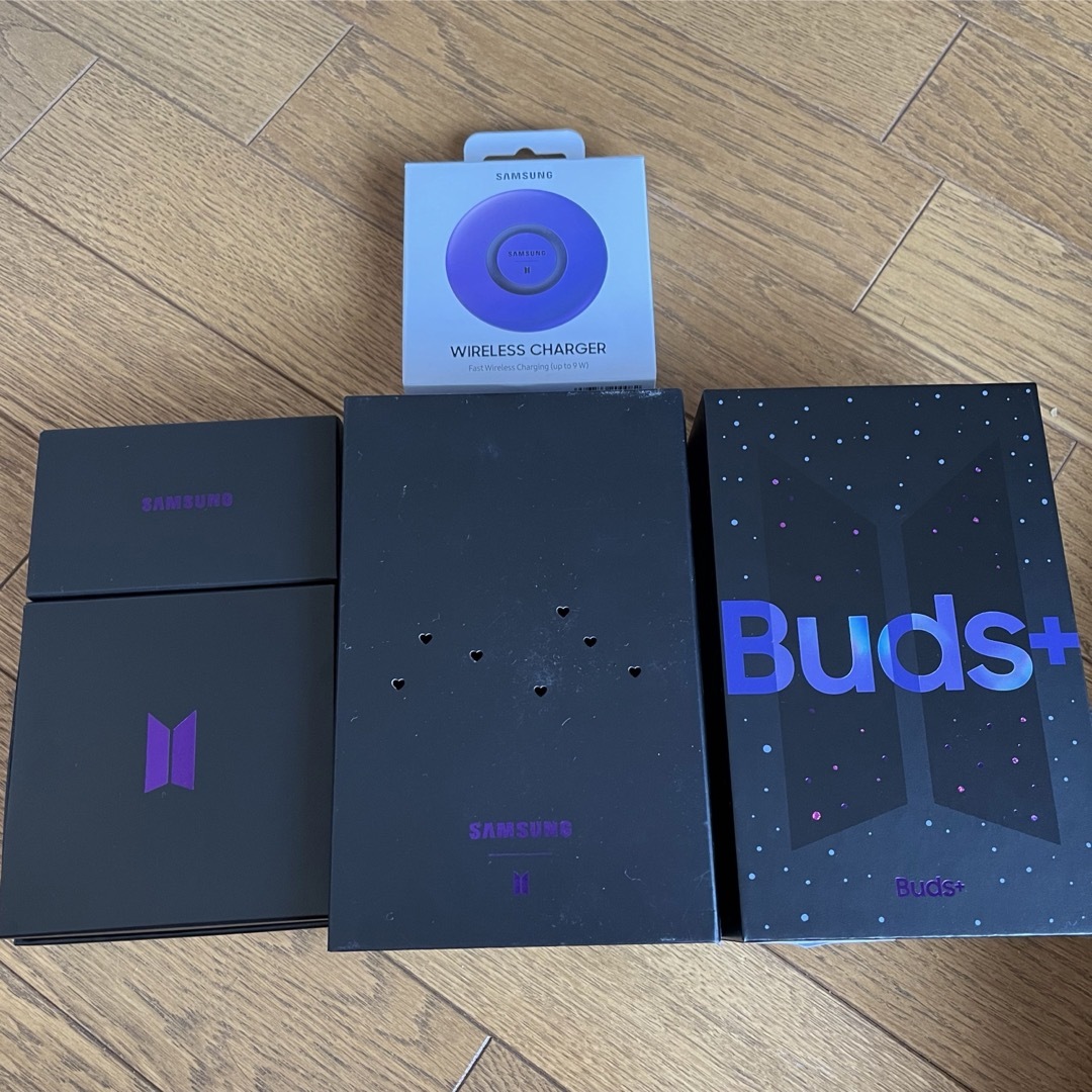 SAMSUNG BTS ワイヤレス イヤホン 充電器-