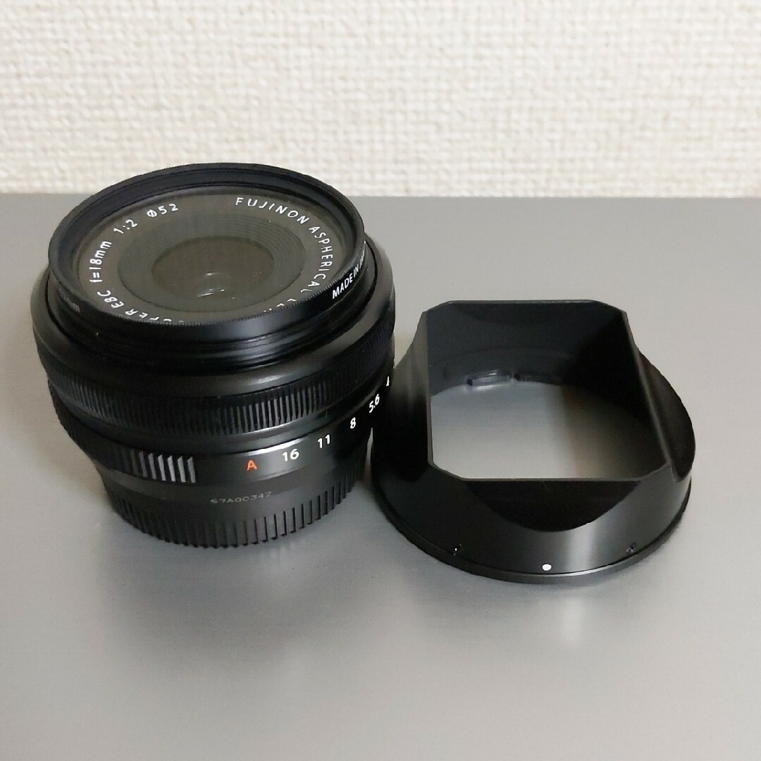 富士フイルム(フジフイルム)の新品同様　FUJIFILM　XF18mm F2　R　純正レンズフィルター付 スマホ/家電/カメラのカメラ(レンズ(単焦点))の商品写真