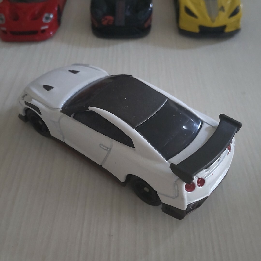Takara Tomy(タカラトミー)のトミカ　ミニカー　GT−R NISMO 2020モデル　サスペンション付き エンタメ/ホビーのおもちゃ/ぬいぐるみ(ミニカー)の商品写真