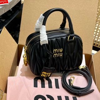 に値下げ! 【4枚セット】miumiuとPRADA | bahrainasphalt.com