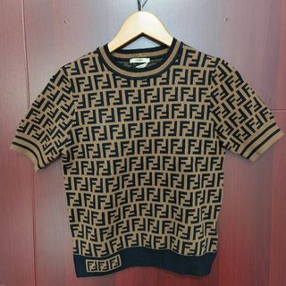 FENDI - 【極美品】FENDI ロゴニットセーター 38/M☆期間限定価格☆の