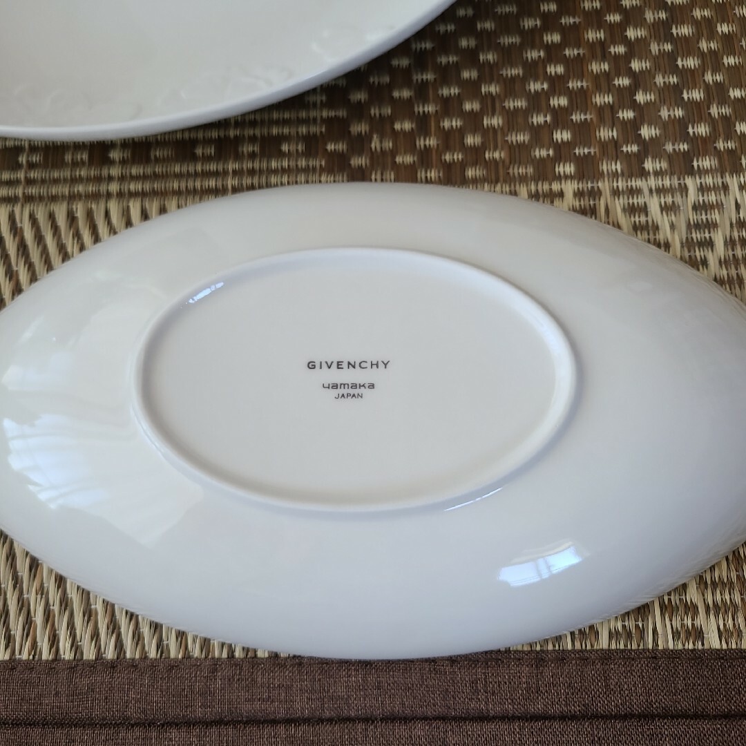 GIVENCHY(ジバンシィ)のGIVENCHY☆オーバル皿 ２枚セット インテリア/住まい/日用品のキッチン/食器(食器)の商品写真