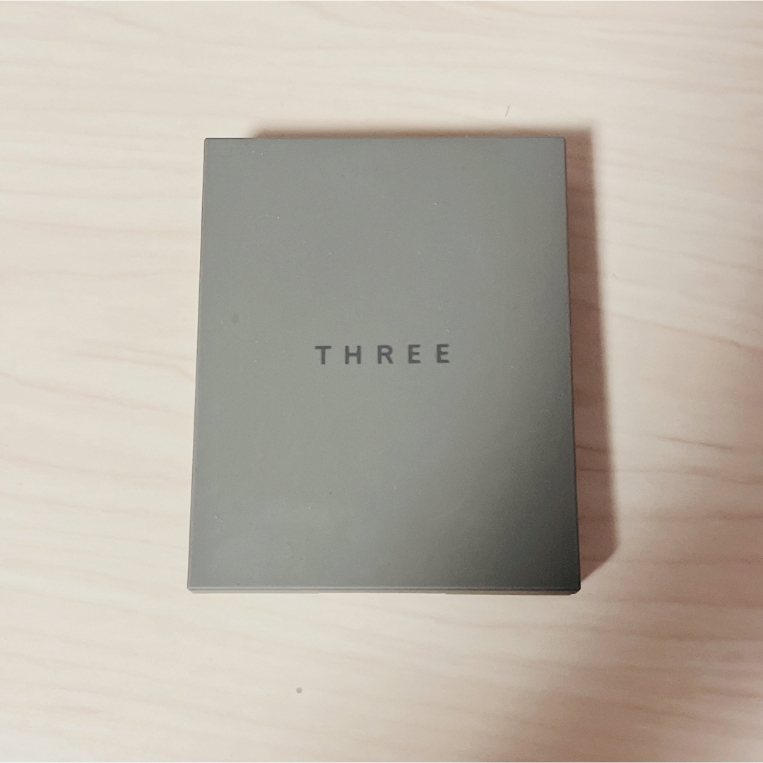 THREE(スリー)のTHREE シマリンググローデュオ コスメ/美容のベースメイク/化粧品(コントロールカラー)の商品写真