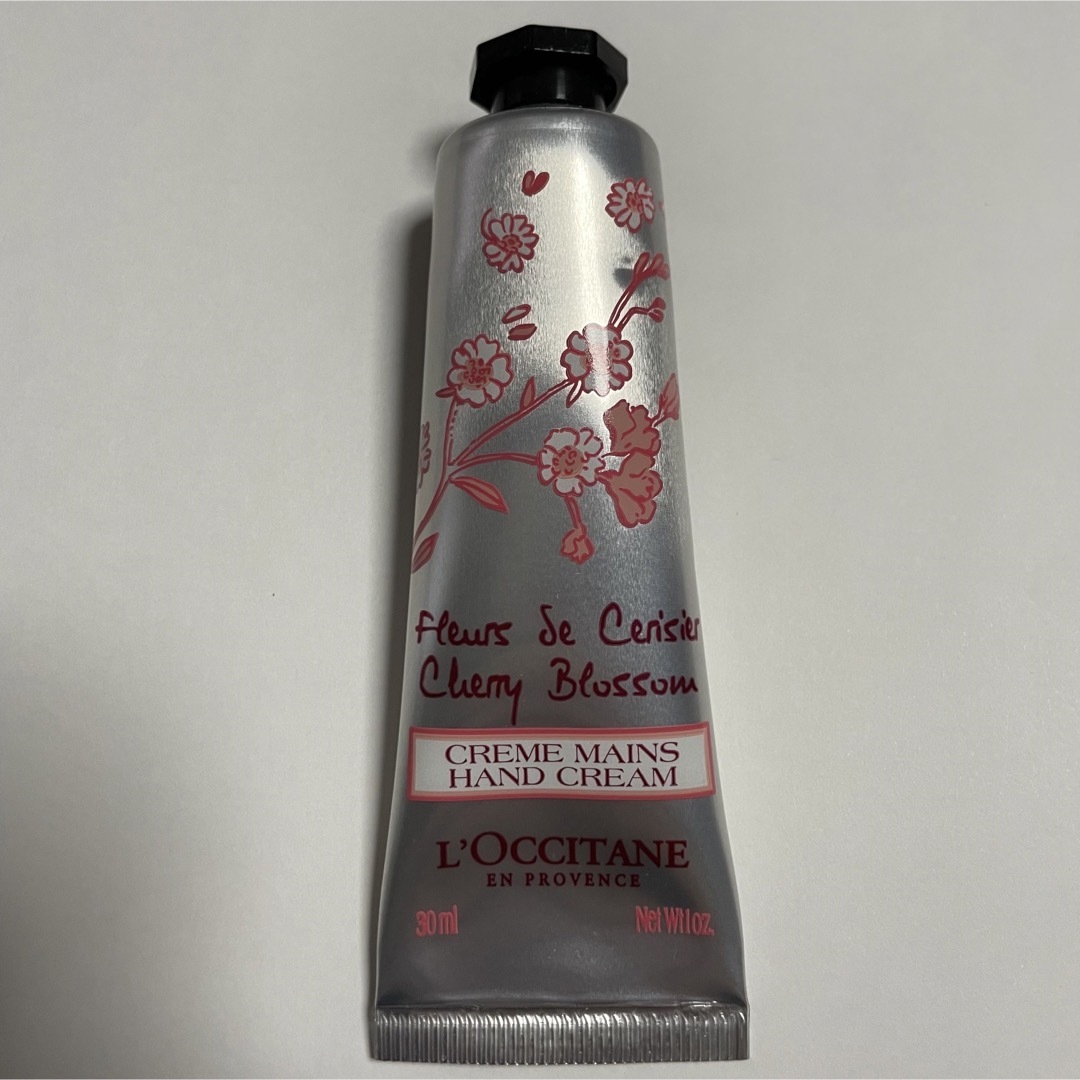 L'OCCITANE(ロクシタン)の【新品未使用】ロクシタン　ハンドクリーム コスメ/美容のボディケア(ハンドクリーム)の商品写真