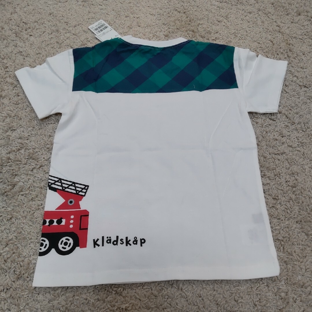 kladskap(クレードスコープ)の【タグ付き新品】kladskap 消防車プリントバック切替え半袖Tシャツ　130 キッズ/ベビー/マタニティのキッズ服男の子用(90cm~)(Tシャツ/カットソー)の商品写真