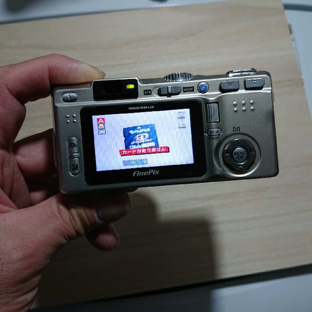 finepix f710 スマホ/家電/カメラのカメラ(コンパクトデジタルカメラ)の商品写真