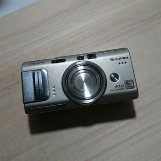 finepix f710(コンパクトデジタルカメラ)