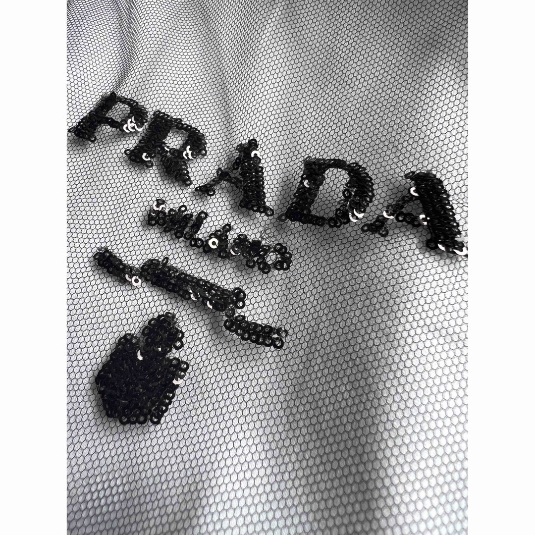 PRADA(プラダ)のPRADA プラダ 刺繍入り チュールxジャージー Tシャツ 未使用 レディースのトップス(Tシャツ(半袖/袖なし))の商品写真