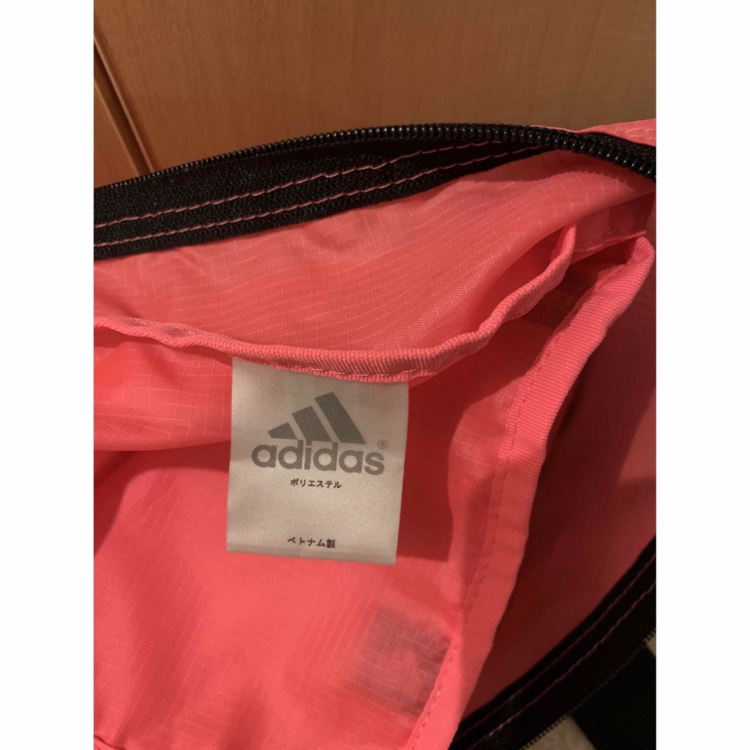 adidas(アディダス)のアディダス　ナイロンリュック　ピンク レディースのバッグ(リュック/バックパック)の商品写真