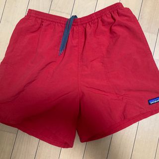 パタゴニア(patagonia) ショートパンツ(メンズ)（レッド/赤色系）の ...