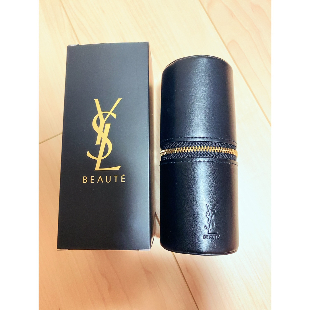 Yves Saint Laurent Beaute(イヴサンローランボーテ)のYVES SAINT LAURENT メイクブラシキット コスメ/美容のキット/セット(コフレ/メイクアップセット)の商品写真