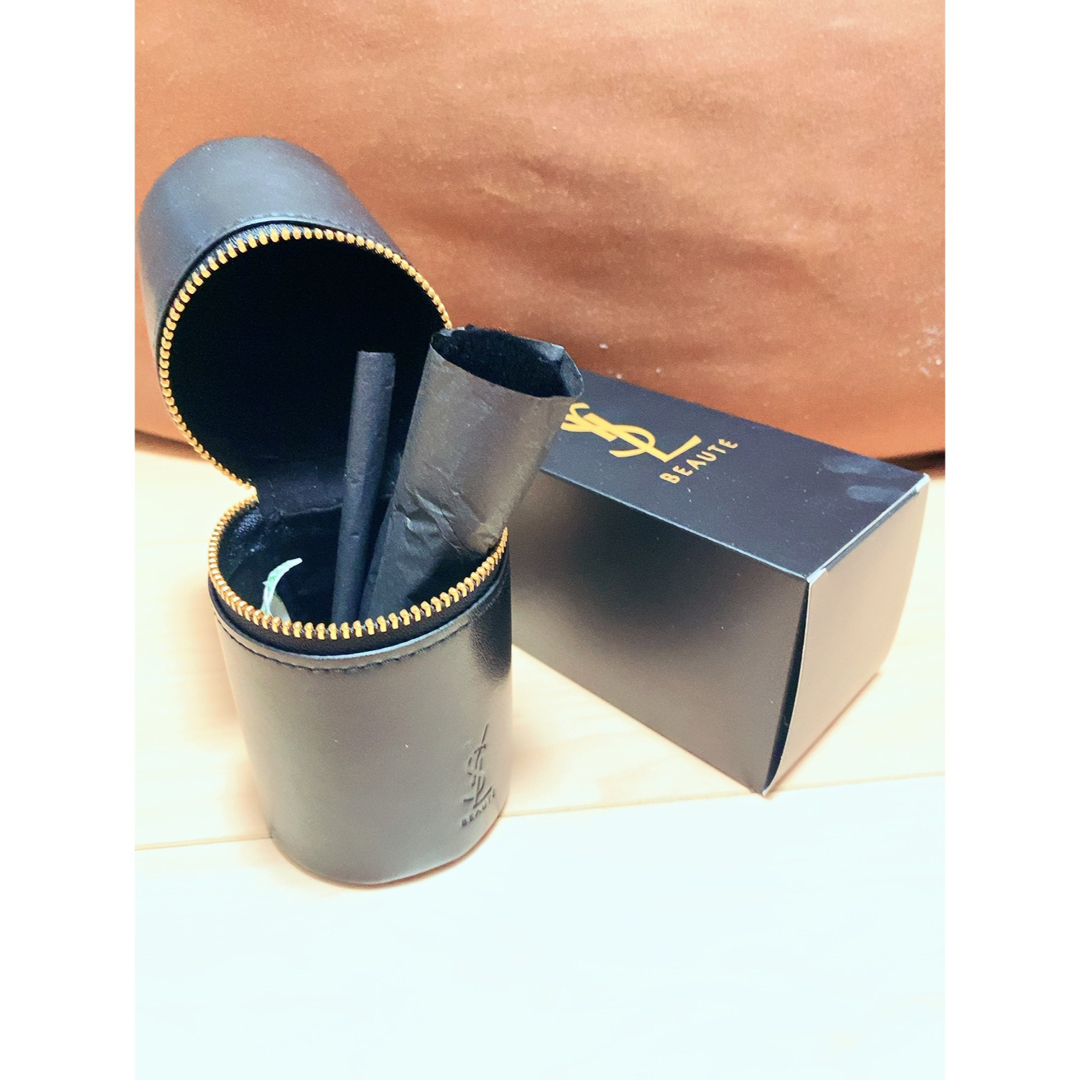 Yves Saint Laurent Beaute(イヴサンローランボーテ)のYVES SAINT LAURENT メイクブラシキット コスメ/美容のキット/セット(コフレ/メイクアップセット)の商品写真