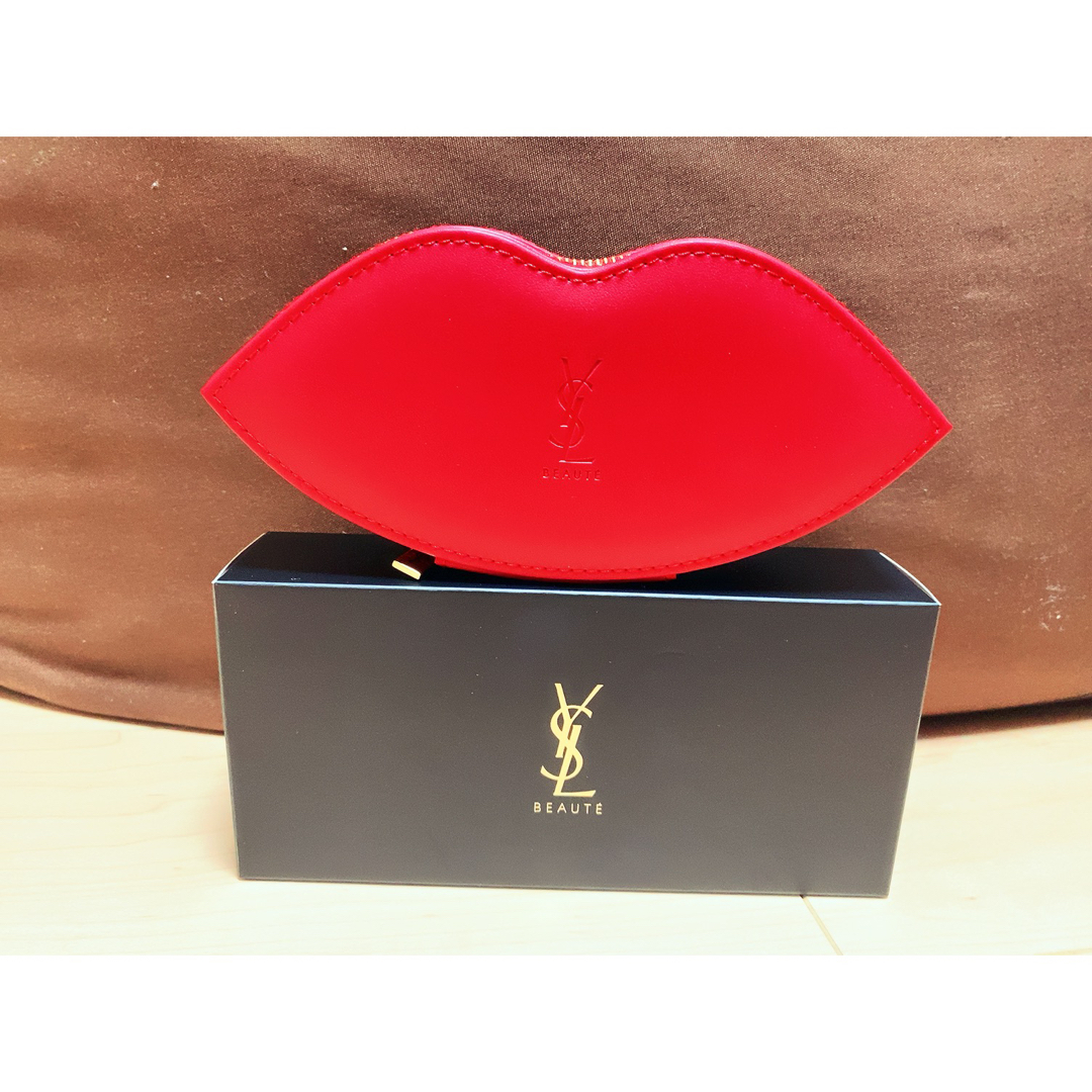 Yves Saint Laurent Beaute(イヴサンローランボーテ)のYVES SAINT LAURENT ノベルティ メイクブラシセット コスメ/美容のキット/セット(コフレ/メイクアップセット)の商品写真