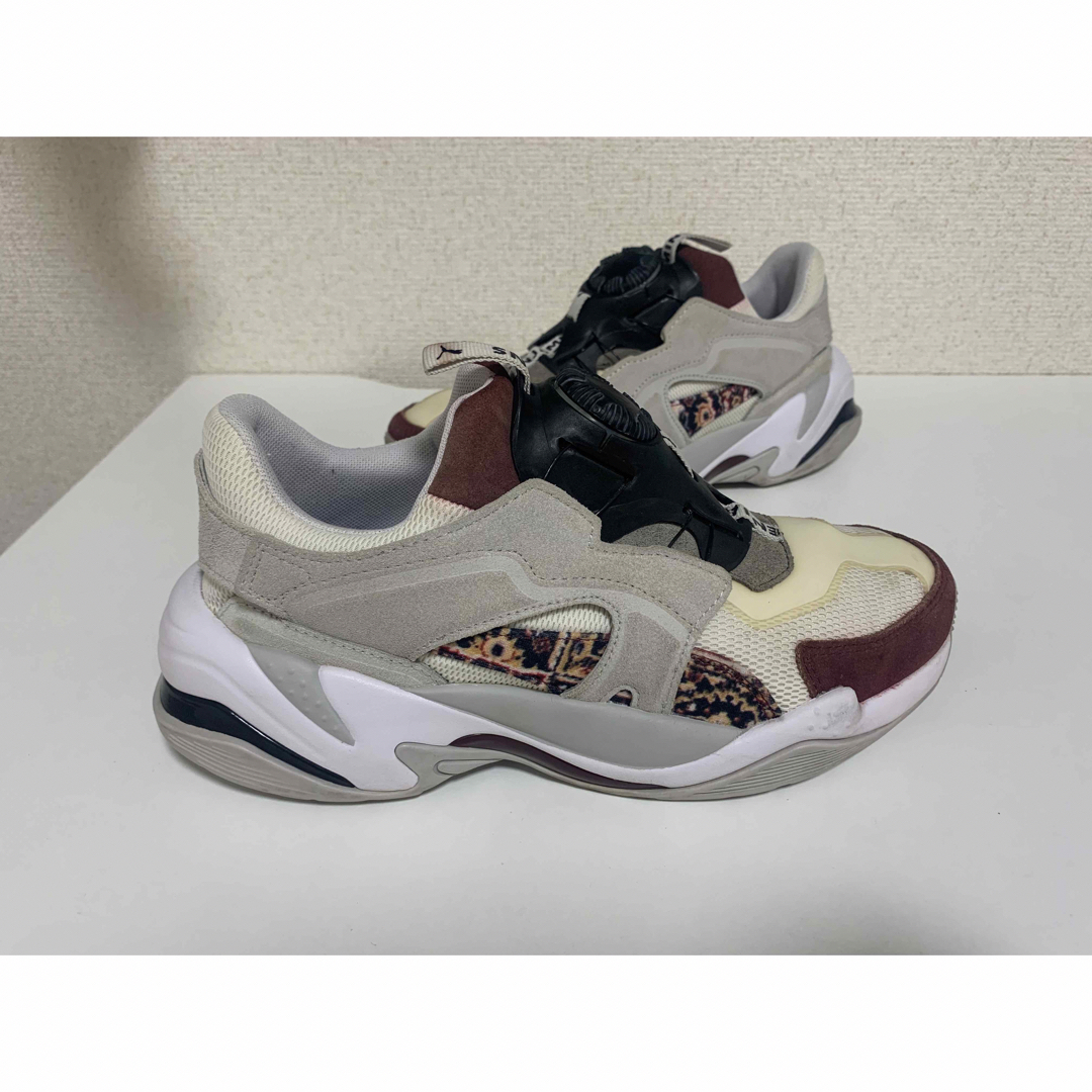 PUMA(プーマ)のPUMA THUNDER DISC blaze LES BENJAMINS メンズの靴/シューズ(スニーカー)の商品写真