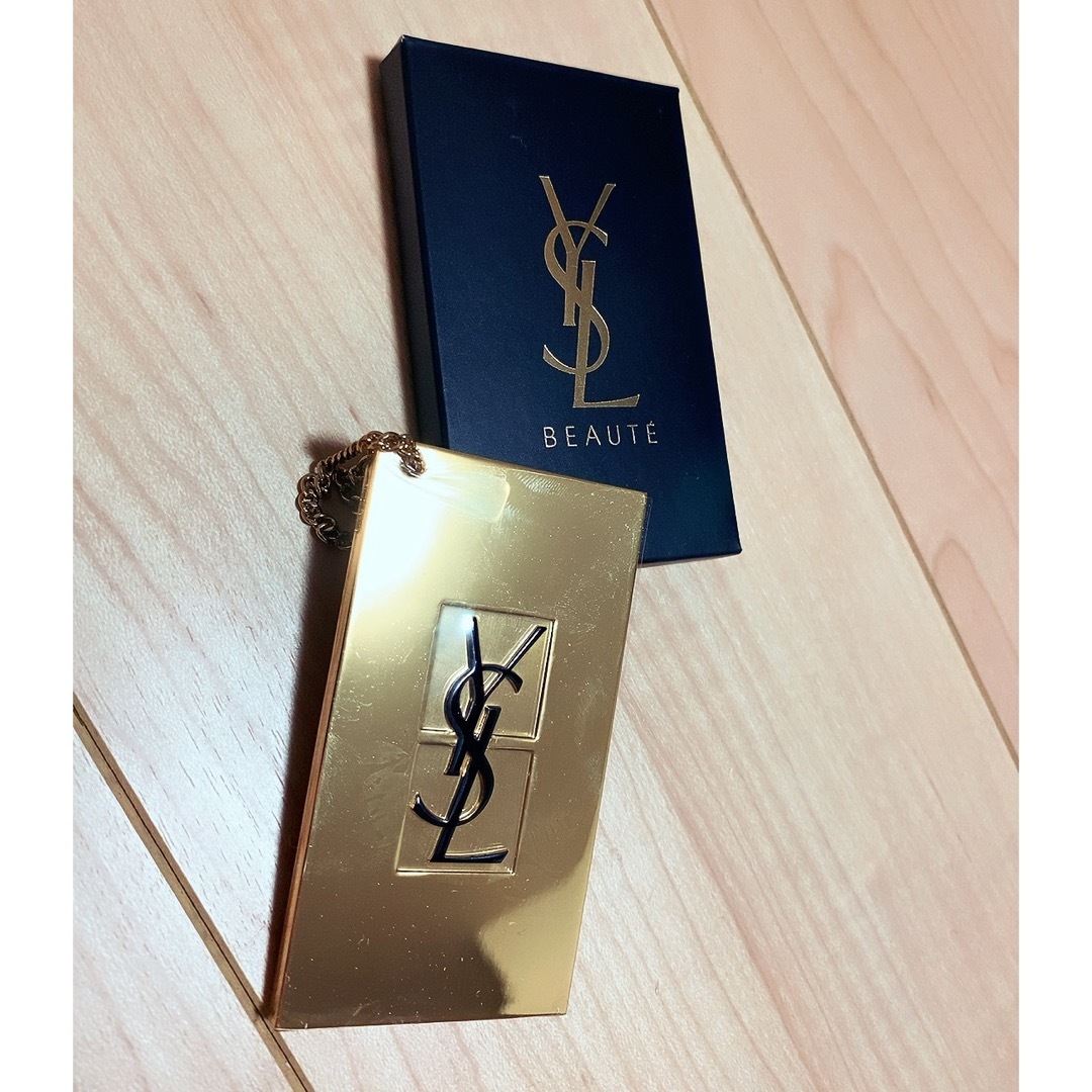 Yves Saint Laurent Beaute(イヴサンローランボーテ)のYVES SAINT LAURENT ノベルティ コンパクトミラー レディースのファッション小物(ミラー)の商品写真