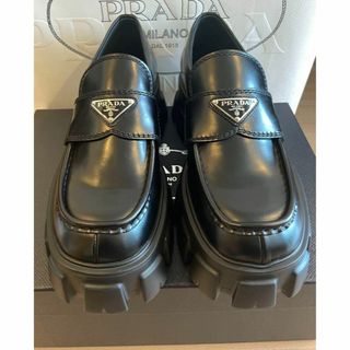 PRADA - ☆美品 プラダ シボ革 シルバー ロゴプレート ドライビング