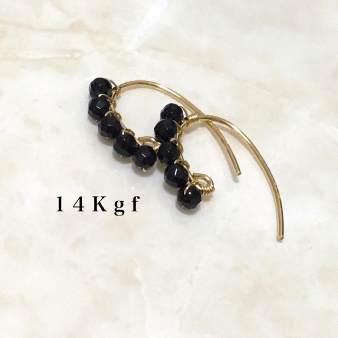14Kgf／K14gf ブラックスピネルミニリーフピアス／天然石 バーピアス レディースのアクセサリー(ピアス)の商品写真