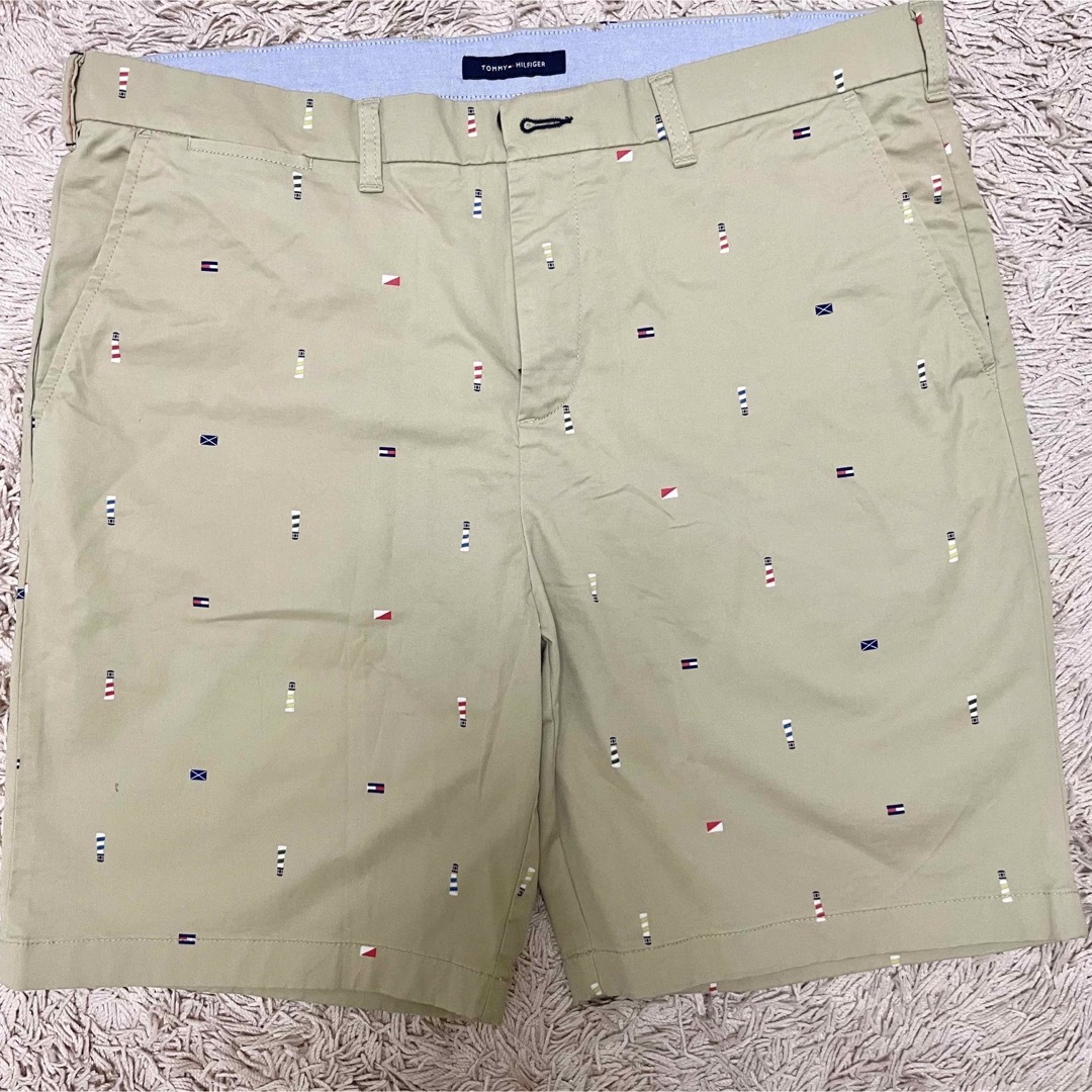 TOMMY HILFIGER(トミーヒルフィガー)の【新品タグあり】大きいサイズトミーヒルフィガーショートパンツ メンズのパンツ(ショートパンツ)の商品写真