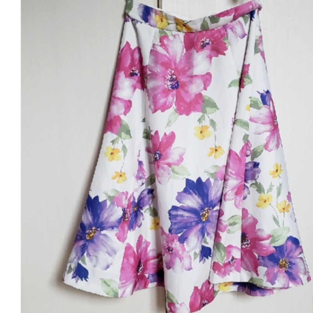 Rirandture(リランドチュール)のリランドチュール  スカート  花柄　S レディース　春　夏 レディースのスカート(ひざ丈スカート)の商品写真