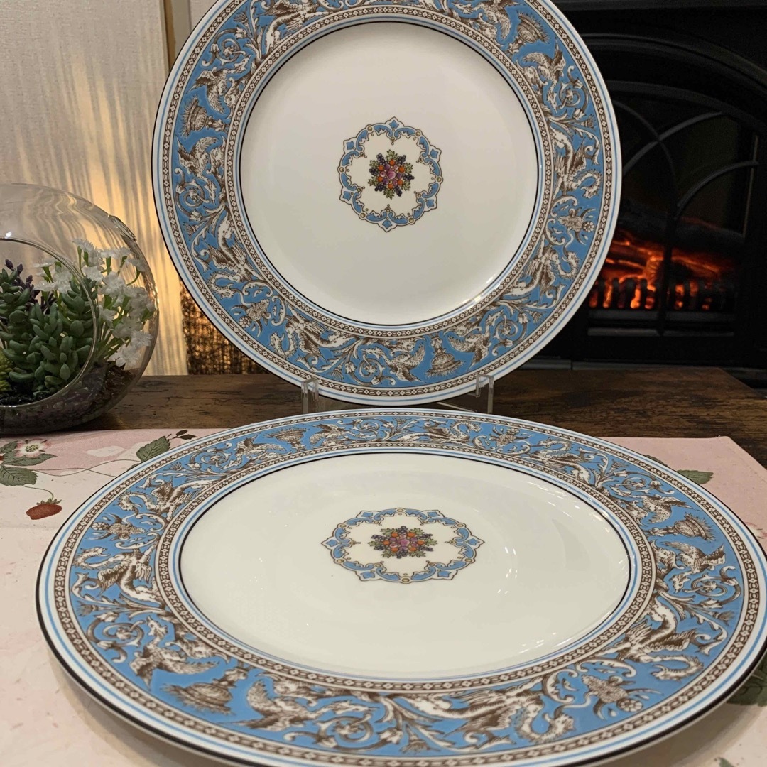 新品に近く WEDGWOOD ウェッジウッド フロレンティーンターコイズ 2枚