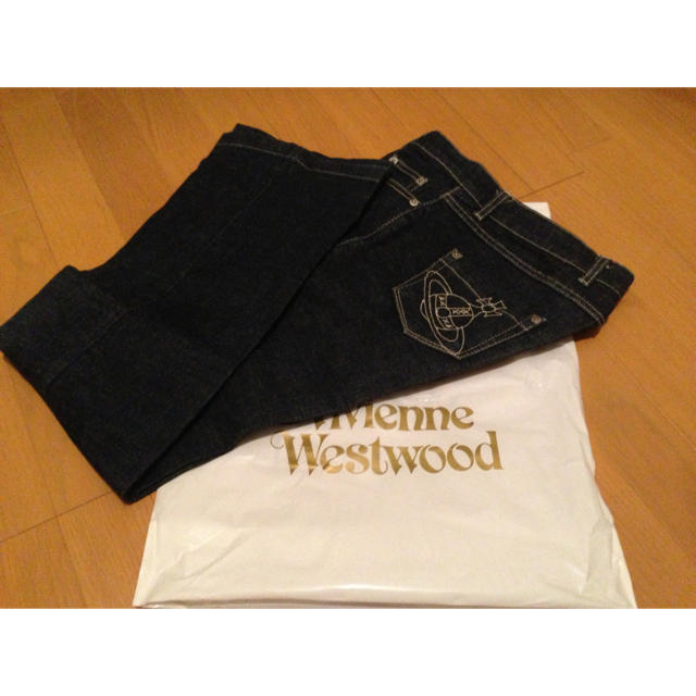 Vivienne Westwood(ヴィヴィアンウエストウッド)のHIFUMIさん専用★19日迄取り置き中 レディースのパンツ(デニム/ジーンズ)の商品写真