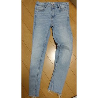 ザラ(ZARA)のZARA(スキニーパンツ)