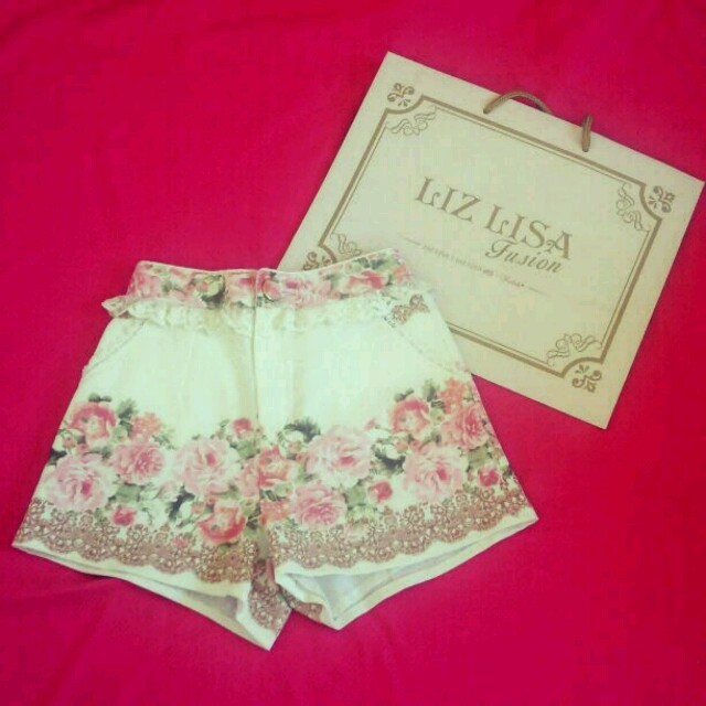 室外 ☆新品☆ LIZLISA リズリサ 秋冬春 花柄ショートパンツ - 通販