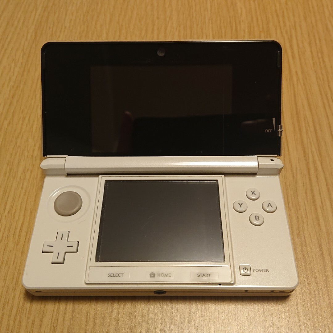 ニンテンドー3DS(ニンテンドー3DS)の任天堂 Nintendo  ニンテンドー  3DS  wホワイト  動作品 エンタメ/ホビーのゲームソフト/ゲーム機本体(携帯用ゲームソフト)の商品写真