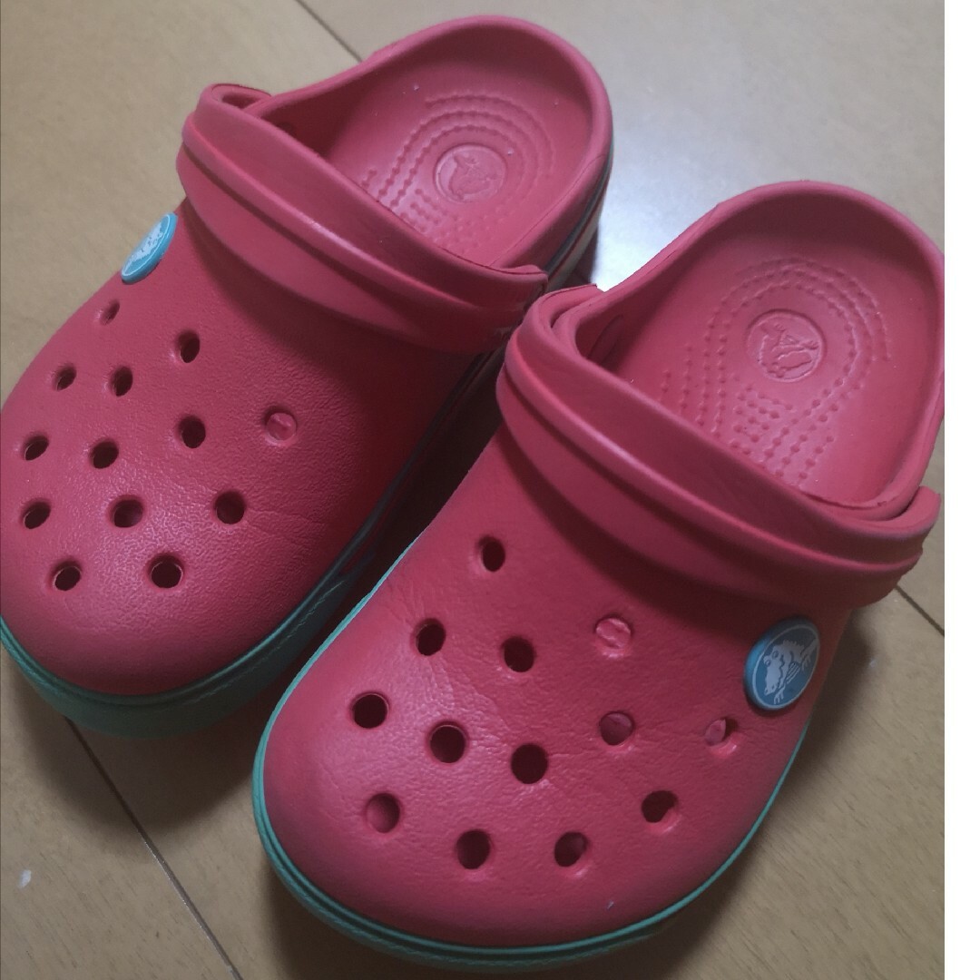 crocs CROCS クロックス キッズサンダル C8/9/15.5cmの通販 by るか's shop｜クロックスならラクマ