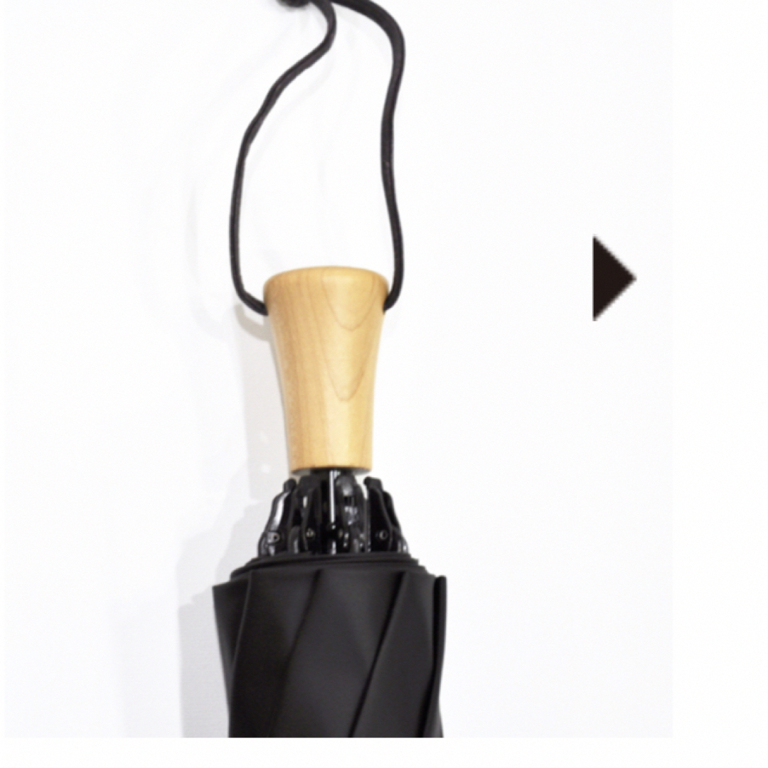 サンバリア100 折り畳み傘　2段折フリル　黒 レディースのファッション小物(傘)の商品写真