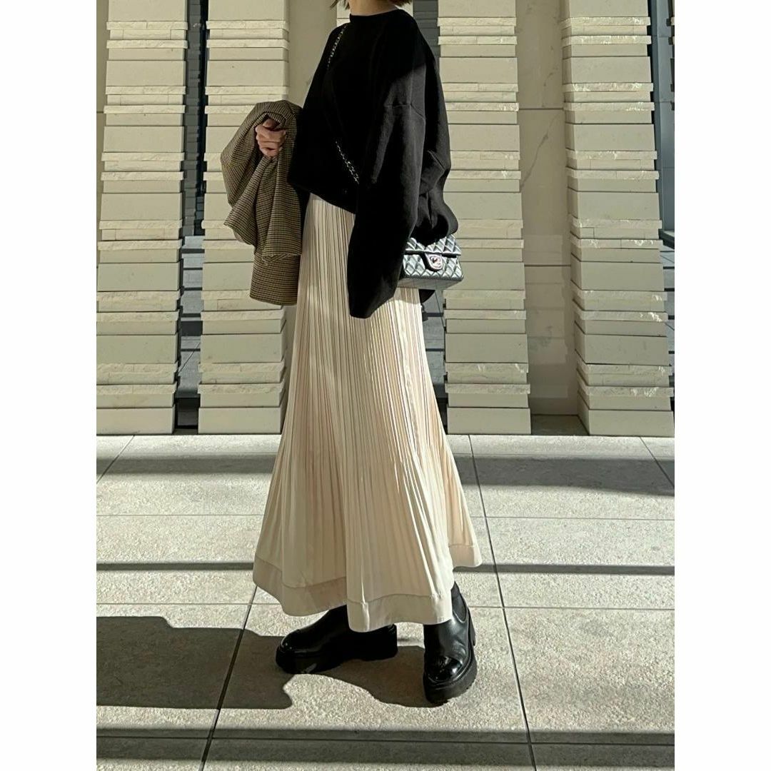 1 即完売品 新品 Cla STEllaR PLEATED SKIRT IVO レディースのスカート(ロングスカート)の商品写真