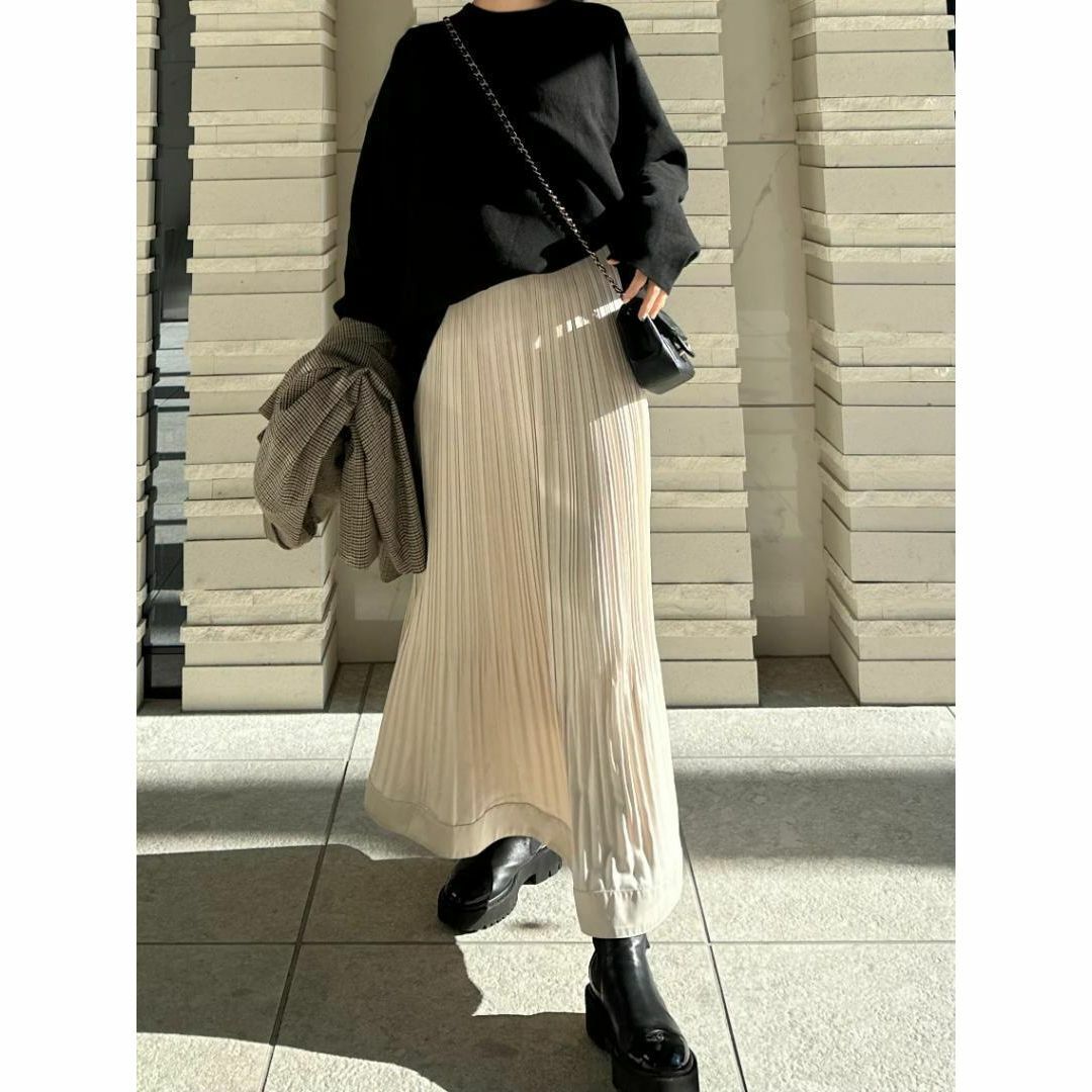 1 即完売品 新品 Cla STEllaR PLEATED SKIRT IVO レディースのスカート(ロングスカート)の商品写真