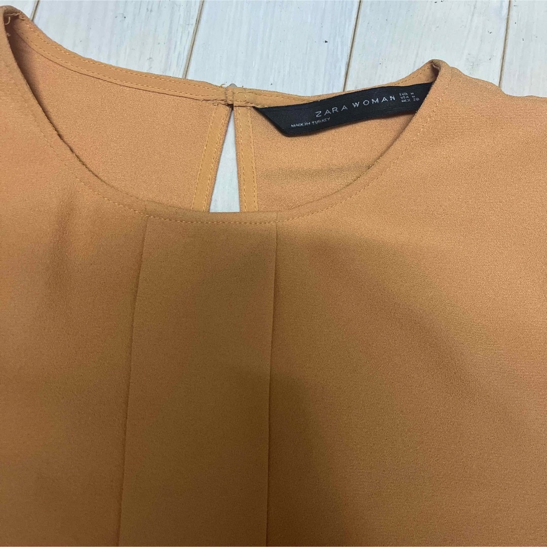 ZARA(ザラ)のZARA トップス　オレンジ　フリル　半袖　ブラウス　　M 36 38 34 レディースのトップス(シャツ/ブラウス(半袖/袖なし))の商品写真