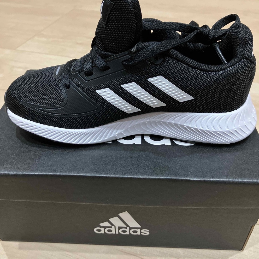 adidas(アディダス)のadidas CORE FAITO キッズ/ベビー/マタニティのキッズ靴/シューズ(15cm~)(スニーカー)の商品写真