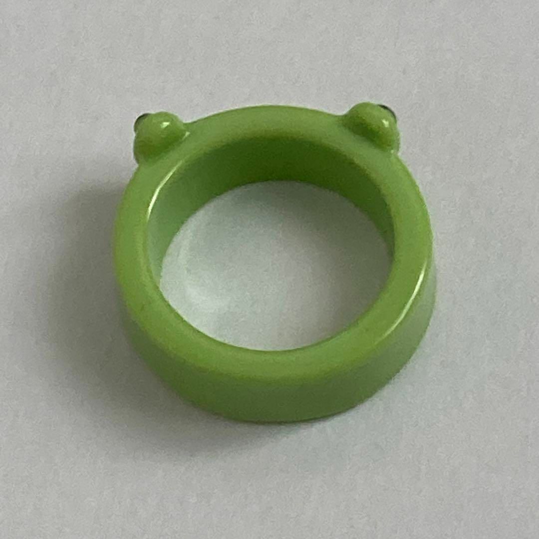 16号前後 かわいいカエルの指輪　黄緑グリーン かえる　蛙 　キュート　動物 レディースのアクセサリー(リング(指輪))の商品写真
