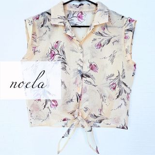 ノエラ(Noela)の美品♡noela 花柄ノースリーブシャツ(シャツ/ブラウス(半袖/袖なし))