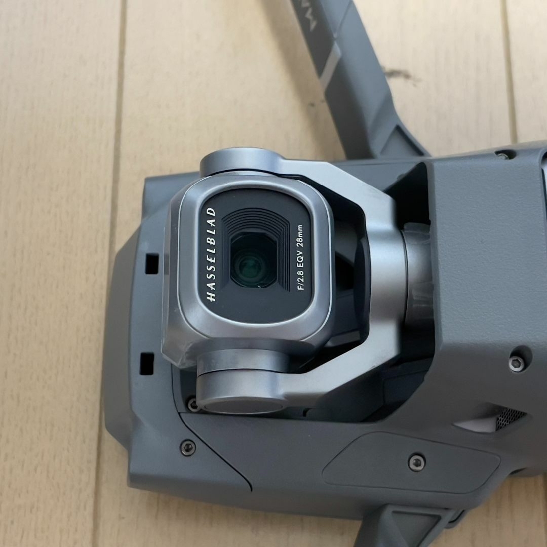 Inspire（DJI）(インスパイア)の美品）DJI Mavic 2 Pro + Fly More Kit 純正充電ハブ エンタメ/ホビーのおもちゃ/ぬいぐるみ(ホビーラジコン)の商品写真