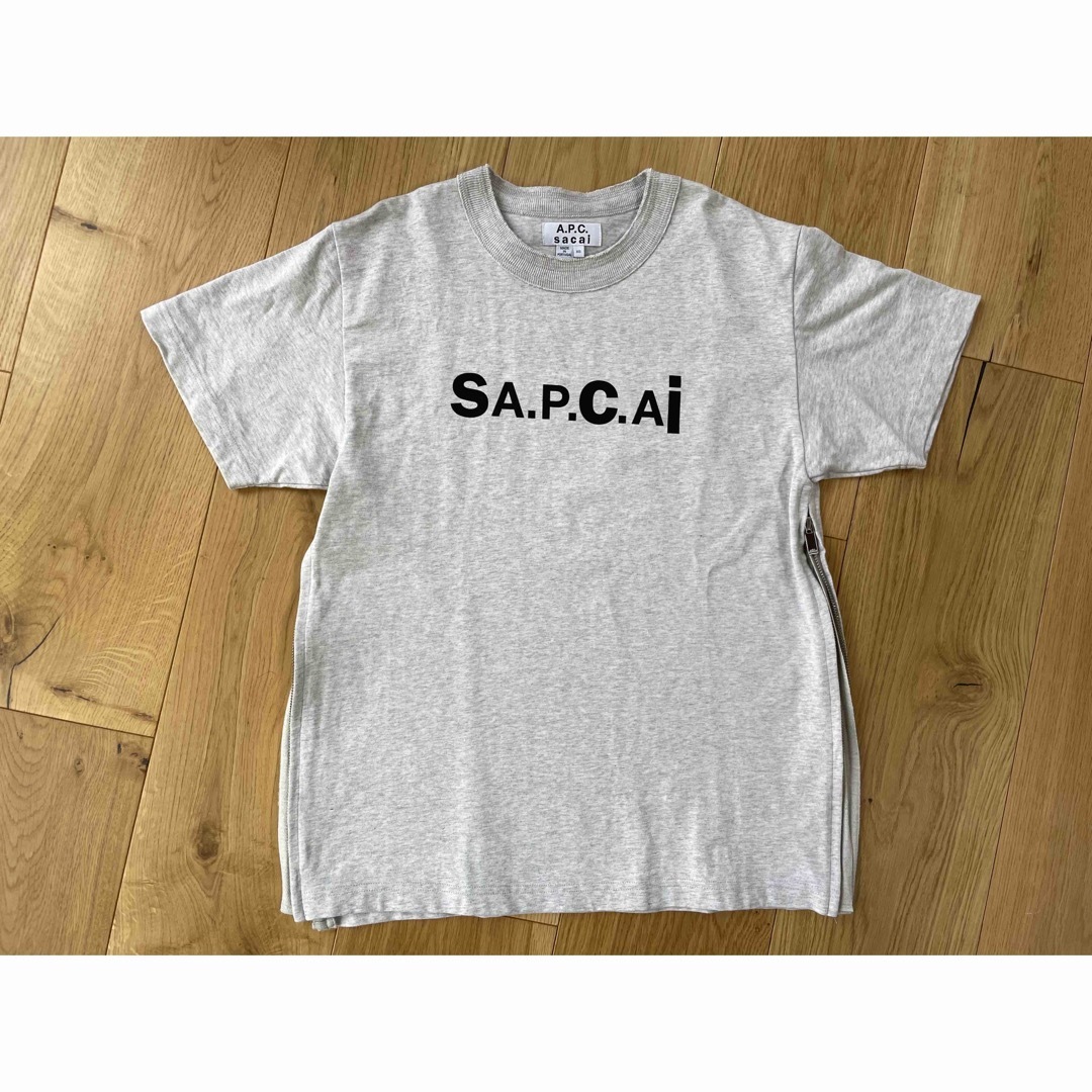 新品　A.P.C. x Sacai  コラボTシャツ　グレー