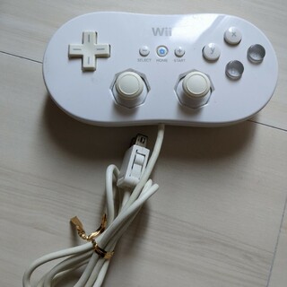 ウィー(Wii)の任天堂 　Wii WiiU用 　クラシックコントローラー　 ホワイト(家庭用ゲーム機本体)