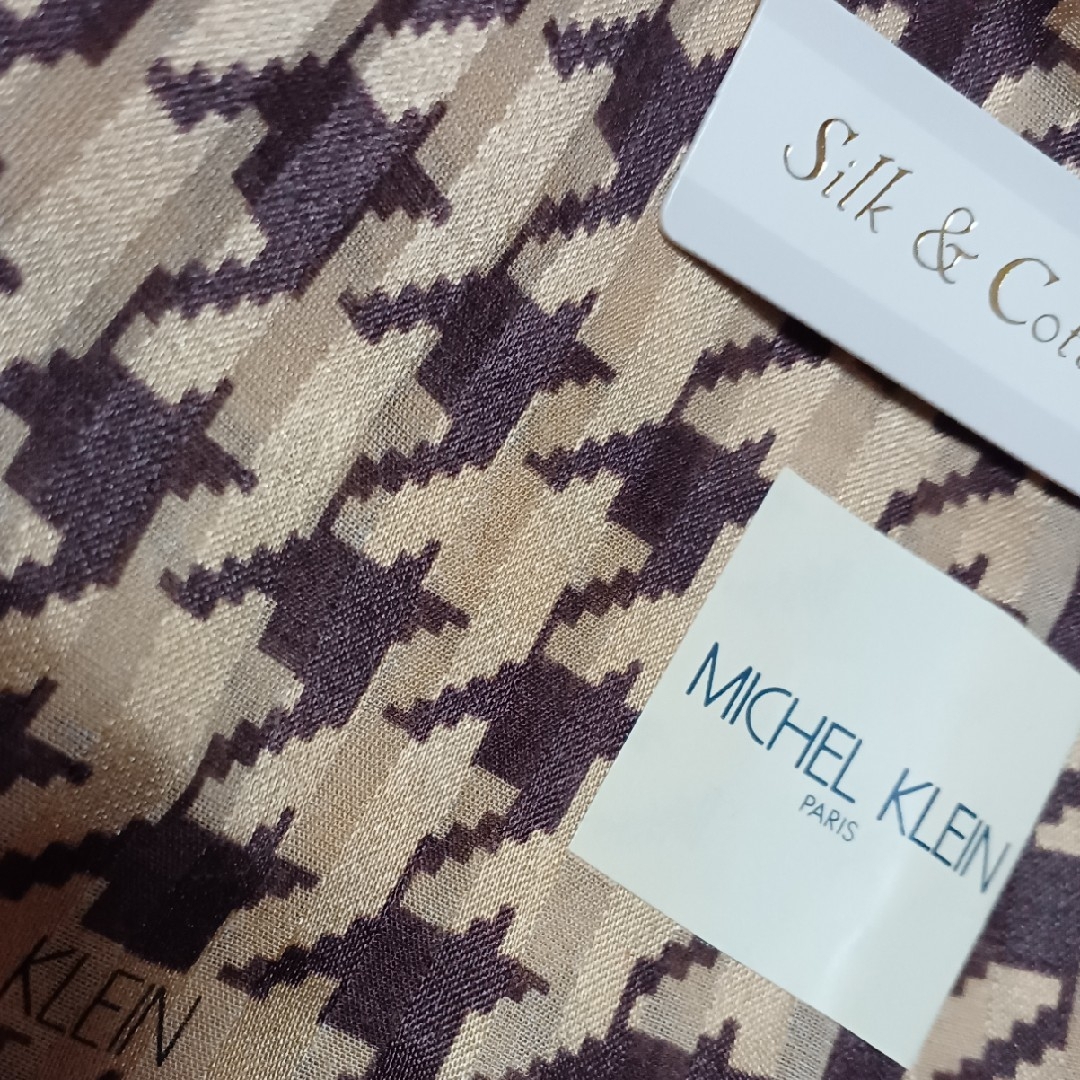 MICHEL KLEIN(ミッシェルクラン)の値下げ📌ミッシェルクラン☆シルク50%大判ハンカチーフ53×53 レディースのファッション小物(ハンカチ)の商品写真