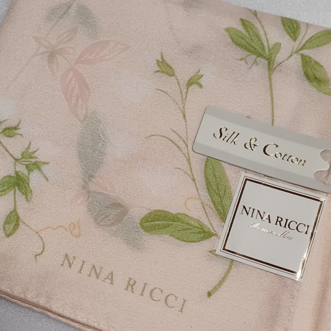 NINA RICCI(ニナリッチ)の値下げ📌ニナリッチ☆シルク50%大判ハンカチーフ53×53🌼 レディースのファッション小物(ハンカチ)の商品写真