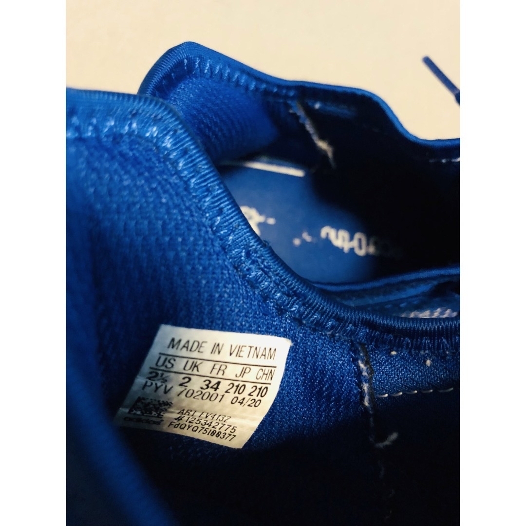 adidas(アディダス)の【中古】adidas adizero clube テニスシューズ ジュニア キッズ/ベビー/マタニティのキッズ靴/シューズ(15cm~)(スニーカー)の商品写真