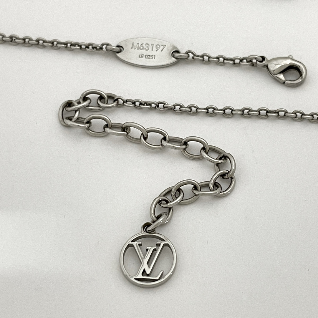 Shop Louis Vuitton 2021 SS Essential V Supple Necklace (M63197) by