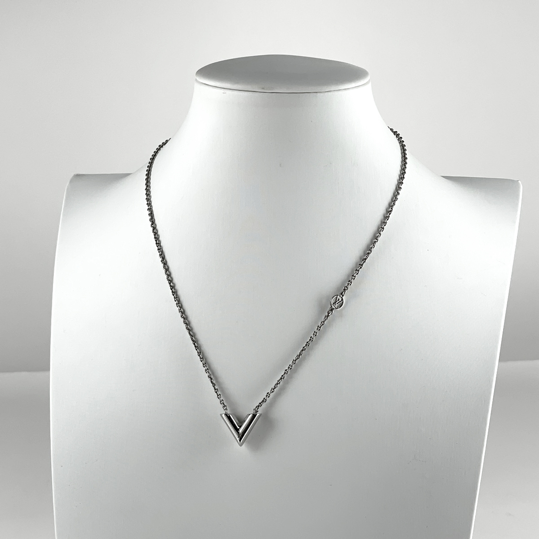 Shop Louis Vuitton 2021 SS Essential V Supple Necklace (M63197) by