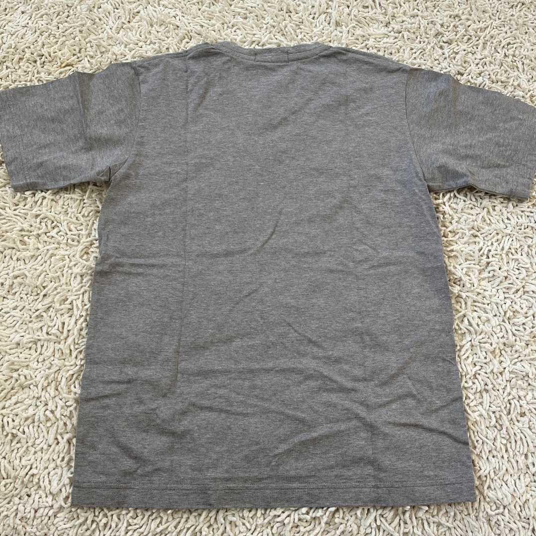 FRED PERRY(フレッドペリー)のフレッドペリー　グレーTシャツ メンズのトップス(Tシャツ/カットソー(半袖/袖なし))の商品写真