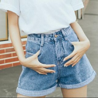 グレイル(GRL)のGRL ロールアップヘムハイウエストデニムショートパンツ M ブルー(ショートパンツ)